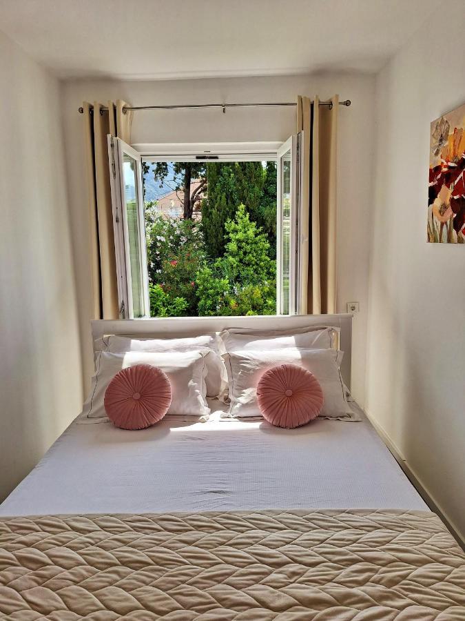 Apartment Ivy Mlini Bagian luar foto