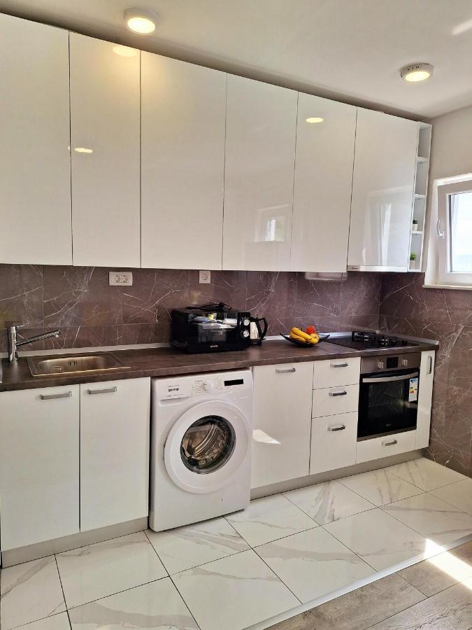 Apartment Ivy Mlini Bagian luar foto