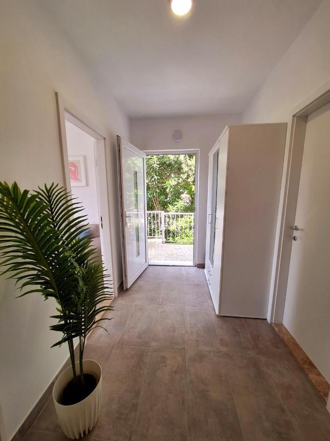 Apartment Ivy Mlini Bagian luar foto