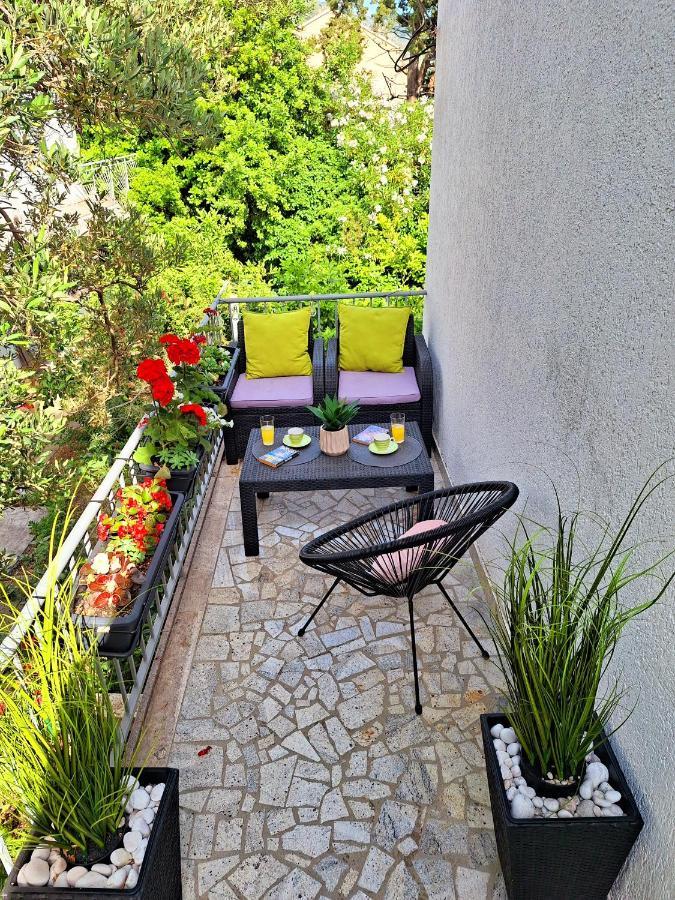 Apartment Ivy Mlini Bagian luar foto